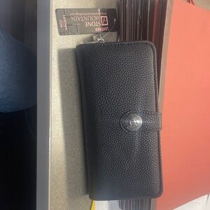 Stone Mountain Accessories Black Pebbled Leather Zip Wallet with Snap Tab
